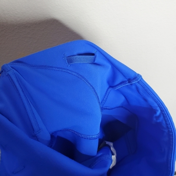 Lululemon Blue Outrun Ruched Mesh Pocket Luxtreme Cropped Tight Leggings - Picture 10 of 11